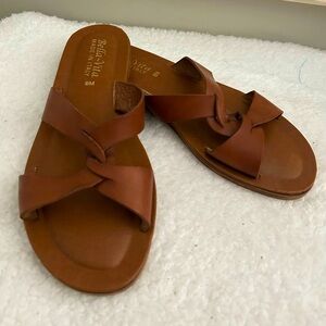 $5 SALE! 🔥 Bella Vita Women's Dov-Italy Slide Sandals